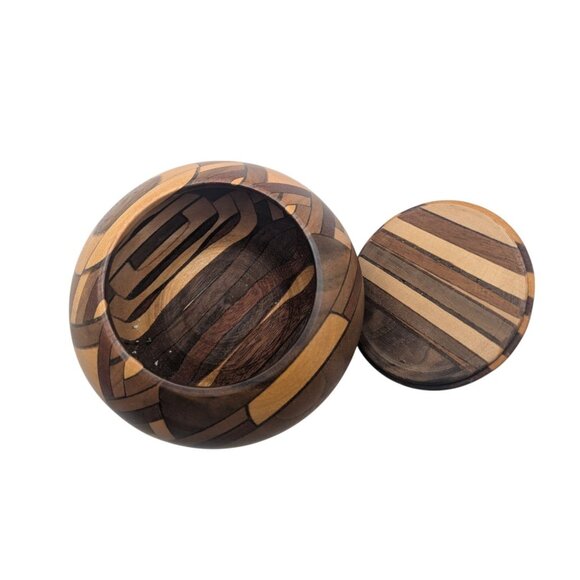 Intricately Handcrafted Wooden Decorative Lidded Bowl With Unique Zigzag Pattern - Picture 14 of 16